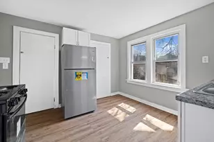 944 N 37th St, Milwaukee, WI 53208 - Photo 5