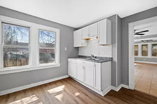 944 N 37th St, Milwaukee, WI 53208 - Photo 7