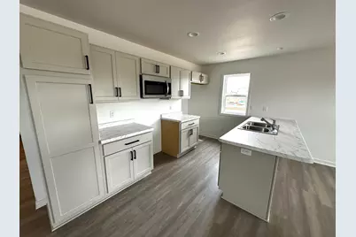 226  Fairway Dr, Sheboygan Falls, WI 53085 - Photo 3