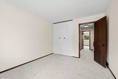 8678 N Servite Dr, Milwaukee, WI 53223 - Photo 13