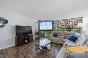 1660 N Prospect Ave, Milwaukee, WI 53202 - Photo 7