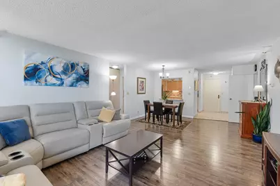 1660 N Prospect Ave #1207, Milwaukee, WI 53202 - Photo 3