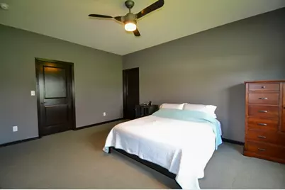 3558  Howell Oaks Dr, Waukesha, WI 53188 - Photo 17