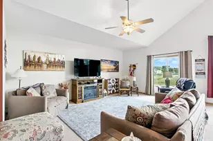 711 Cherokee Path, Lake Mills, WI 53551 - Photo 7