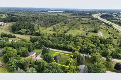 N56W36834  Lisbon Rd, Oconomowoc, WI 53066 - Photo 5