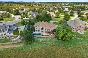 19475 Summerhill Ln, Brookfield, WI 53045 - Photo 7