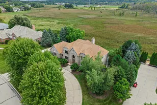 19475 Summerhill Ln, Brookfield, WI 53045 - Photo 5