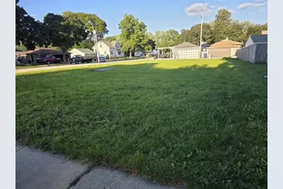 9727 W Ohio Ave, Milwaukee, WI 53227 - Photo 1