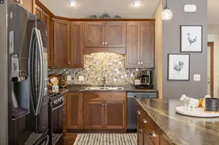 475 Coronado Cir, Onalaska, WI 54650 - Photo 9