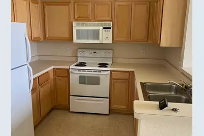 4110 S Lake Dr #244, Saint Francis, WI 53235 - Photo 9