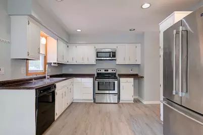 1954  Cascade Dr, Waukesha, WI 53188 - Photo 7