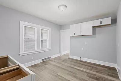 5720 W Rogers St, West Allis, WI 53219 - Photo 5