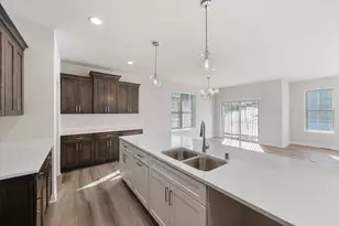 394 Sandy Cir, Pewaukee, WI 53072 - Photo 17