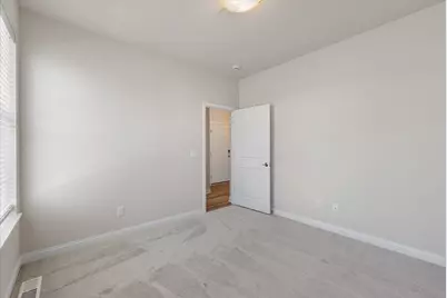 394  Sandy Cir, Pewaukee, WI 53072 - Photo 27