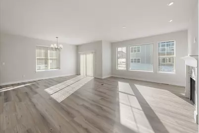 394  Sandy Cir, Pewaukee, WI 53072 - Photo 3