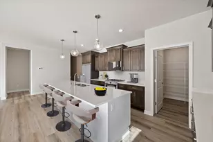 394 Sandy Cir, Pewaukee, WI 53072 - Photo 13