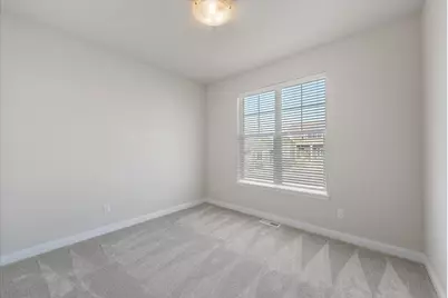 394  Sandy Cir, Pewaukee, WI 53072 - Photo 25