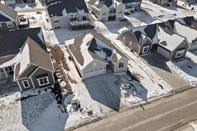 394  Sandy Cir, Pewaukee, WI 53072 - Photo 35