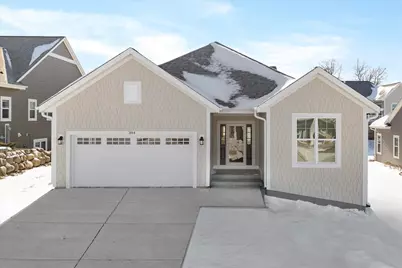 394  Sandy Cir, Pewaukee, WI 53072 - Photo 1