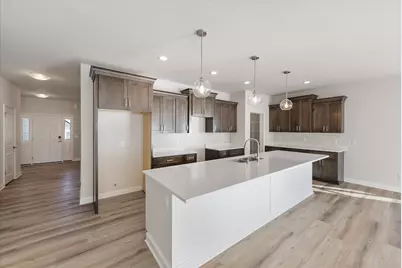 394  Sandy Cir, Pewaukee, WI 53072 - Photo 11