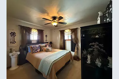 8164 W Muriel Pl, Milwaukee, WI 53218 - Photo 9