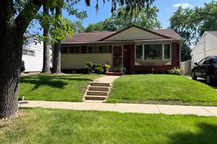 8164 W Muriel Pl, Milwaukee, WI 53218 - Photo 27