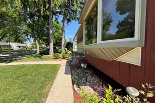 8164 W Muriel Pl, Milwaukee, WI 53218 - Photo 25