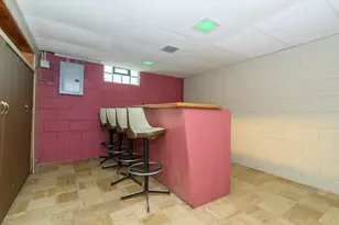 8164 W Muriel Pl, Milwaukee, WI 53218 - Photo 17