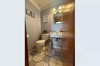 8164 W Muriel Pl, Milwaukee, WI 53218 - Photo 15