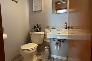 8164 W Muriel Pl, Milwaukee, WI 53218 - Photo 15