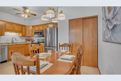 4039  Hazelnut Ct, Sheboygan, WI 53081 - Photo 9