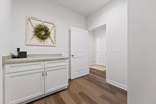 327 Sandy Cir, Pewaukee, WI 53072 - Photo 35