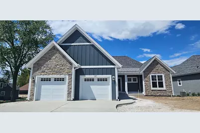 327  Sandy Cir, Pewaukee, WI 53072 - Photo 1