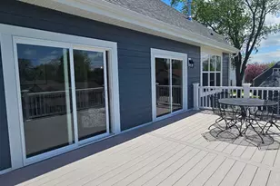 327 Sandy Cir, Pewaukee, WI 53072 - Photo 25