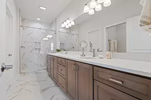 327 Sandy Cir, Pewaukee, WI 53072 - Photo 29