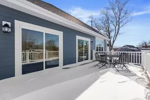 327 Sandy Cir, Pewaukee, WI 53072 - Photo 23