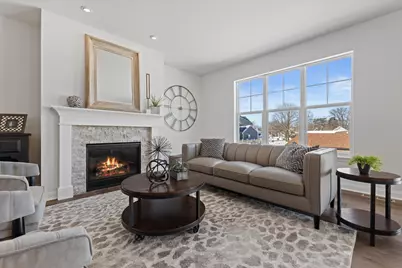 327  Sandy Cir, Pewaukee, WI 53072 - Photo 5