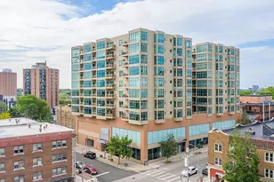 1550 E Royall Pl, Milwaukee, WI 53202 - Photo 1