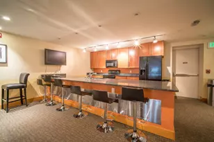 1550 E Royall Pl, Milwaukee, WI 53202 - Photo 11