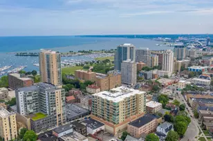 1550 E Royall Pl, Milwaukee, WI 53202 - Photo 19