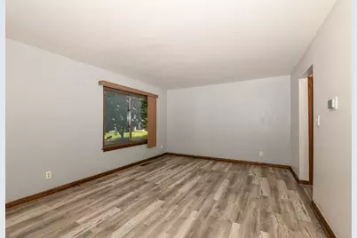 4844 S 19th St, Milwaukee, WI 53221 - Photo 11