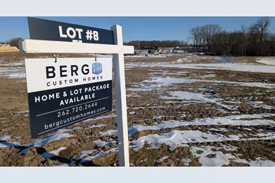 N51W18825  Quietwood Dr #Lt8, Menomonee Falls, WI 53051 - Photo 7