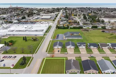 2100 S 21st St, Manitowoc, WI 54220 - Photo 23