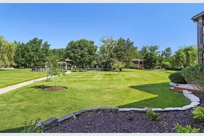 31  Abbey Villa Cir #A, Fontana, WI 53125 - Photo 9