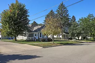 922 Sage St, Lake Geneva, WI 53147 - Photo 1