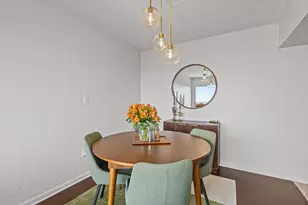 2525 S Shore Dr, Milwaukee, WI 53207 - Photo 27