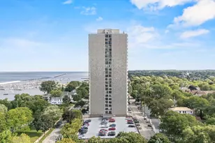 2525 S Shore Dr, Milwaukee, WI 53207 - Photo 53