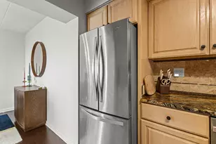 2525 S Shore Dr, Milwaukee, WI 53207 - Photo 25