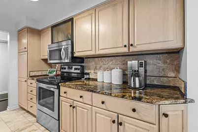 2525 S Shore Dr #14C, Milwaukee, WI 53207 - Photo 23