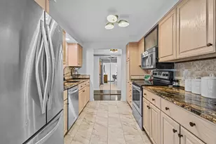 2525 S Shore Dr, Milwaukee, WI 53207 - Photo 21